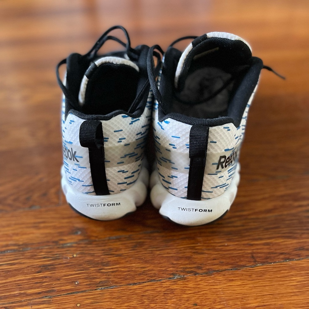 Reebok - Picture 3 of 3